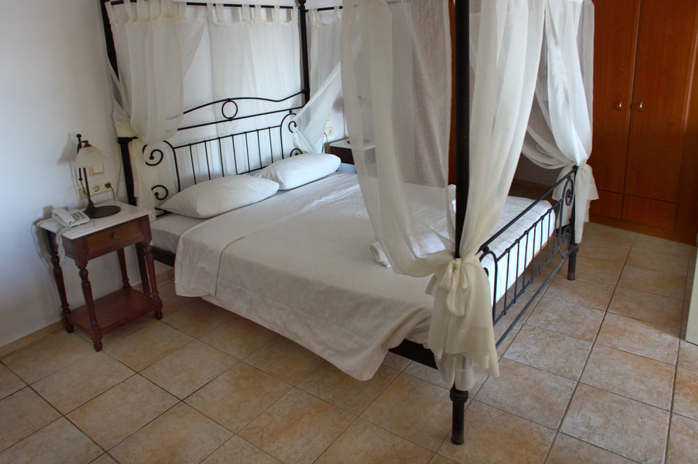Terra Blue Santorini Hotel Kamári